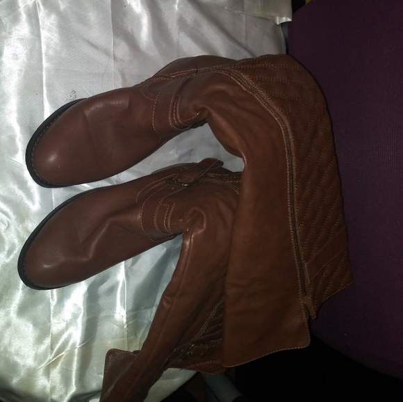 Boots - Picture 2 of 2